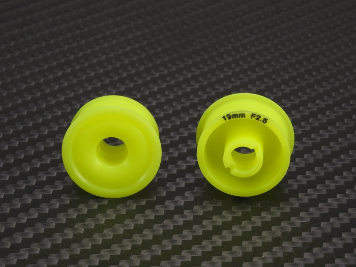 PN Racing 2WD Machine Cut Delrin Formula Flanged Wheel 8.5mm x 19mm +2.5 Offset Yellow
